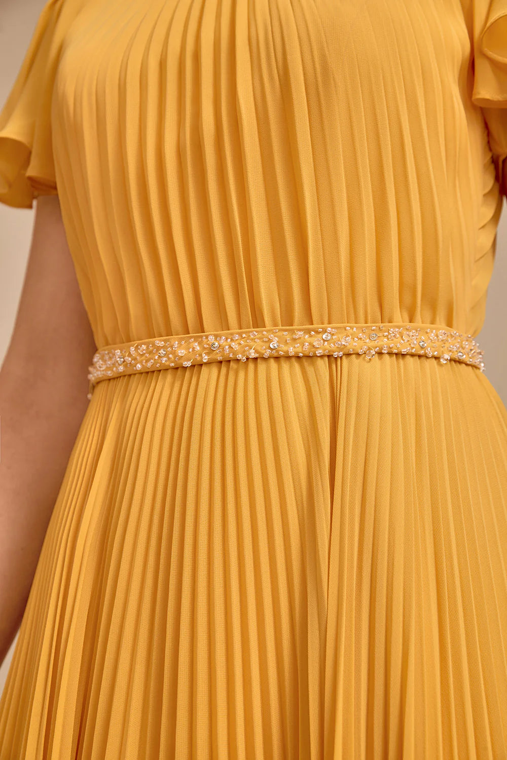 Elegant Fitted A-Line Round Neck Short Sleeve Back Zipper Floor-Length Mother of the Bride Dresses
