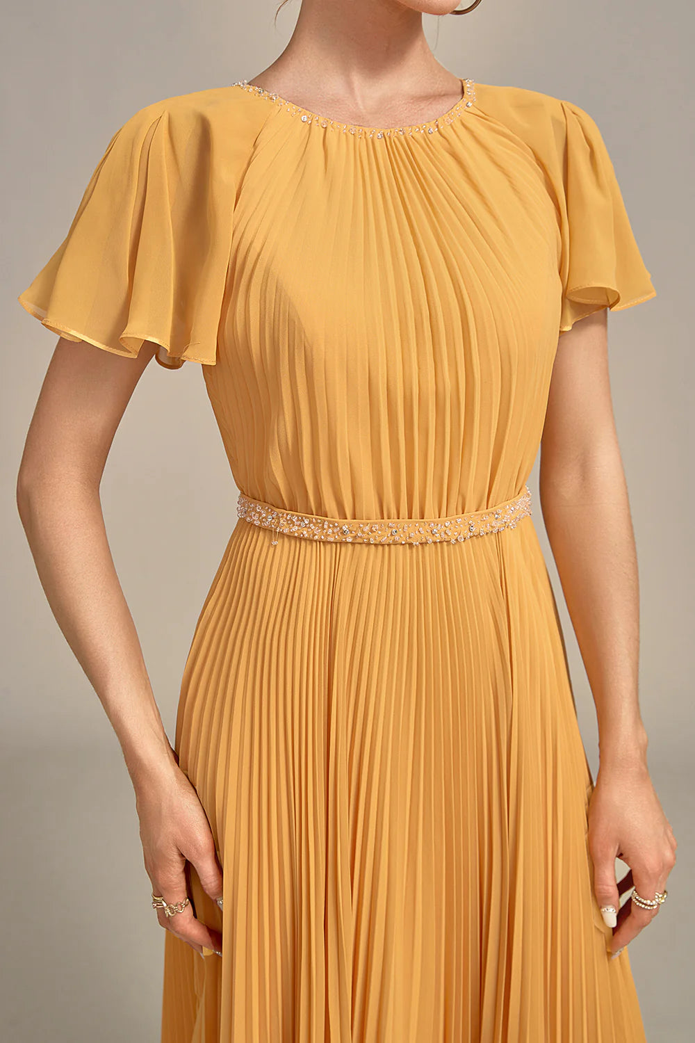 Elegant Fitted A-Line Round Neck Short Sleeve Back Zipper Floor-Length Mother of the Bride Dresses