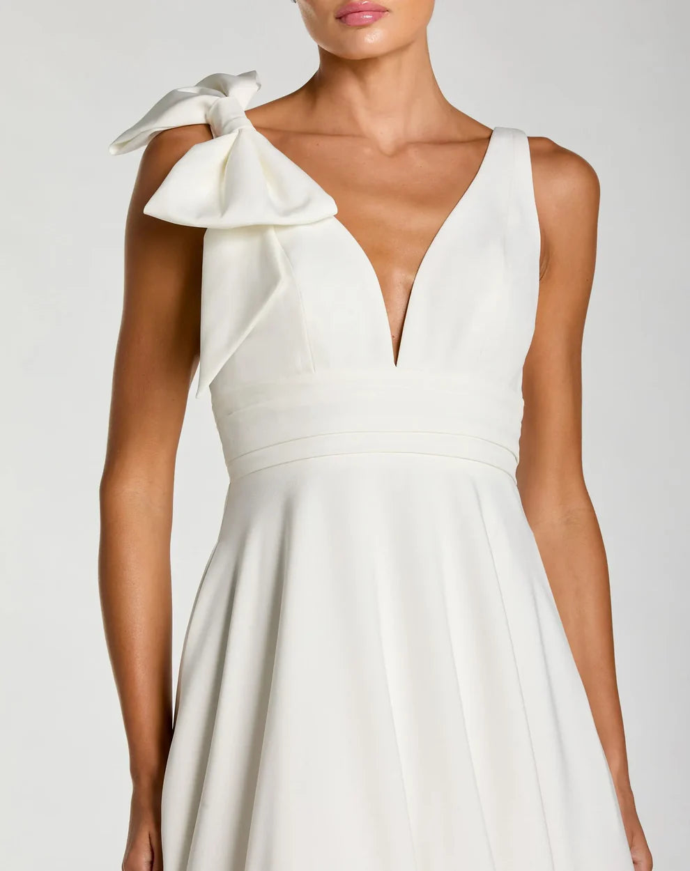Elegant Voluminous V-Neck Bow Strap Open Back Pocketed Maxi Formal Evening Dress