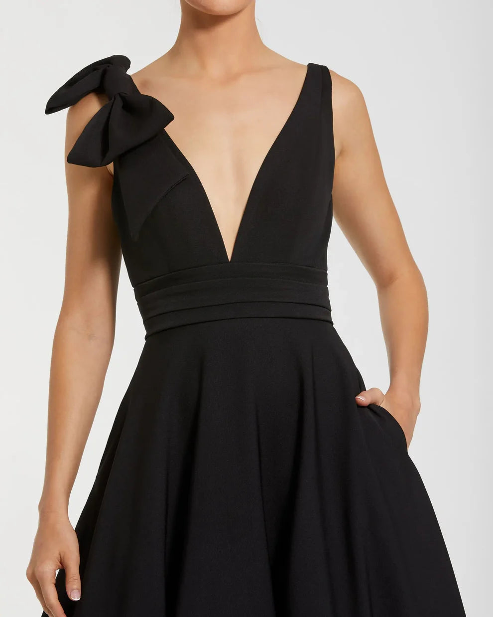 Elegant Voluminous V-Neck Bow Strap Open Back Pocketed Maxi Formal Evening Dress