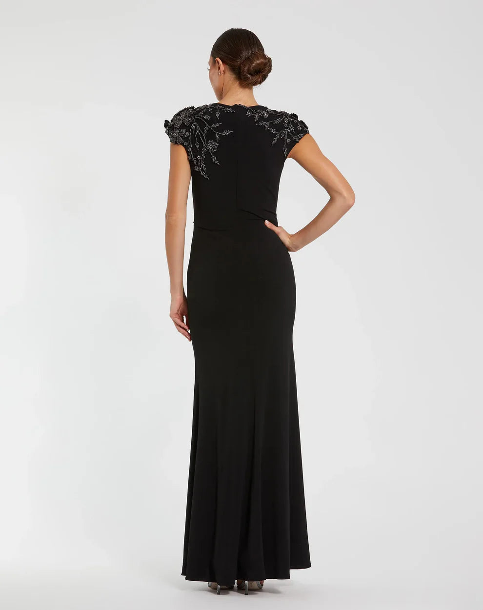 Elegant Form-Fitting Round Neck Cap Sleeve Beaded Back Jersey Maxi Evening Dress