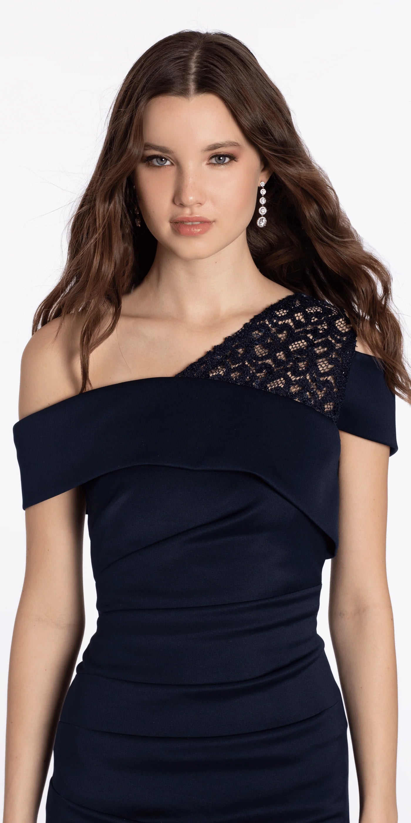 Elegant Navy Evening Dress with Asymmetric Neckline and Lace Shoulder Detail