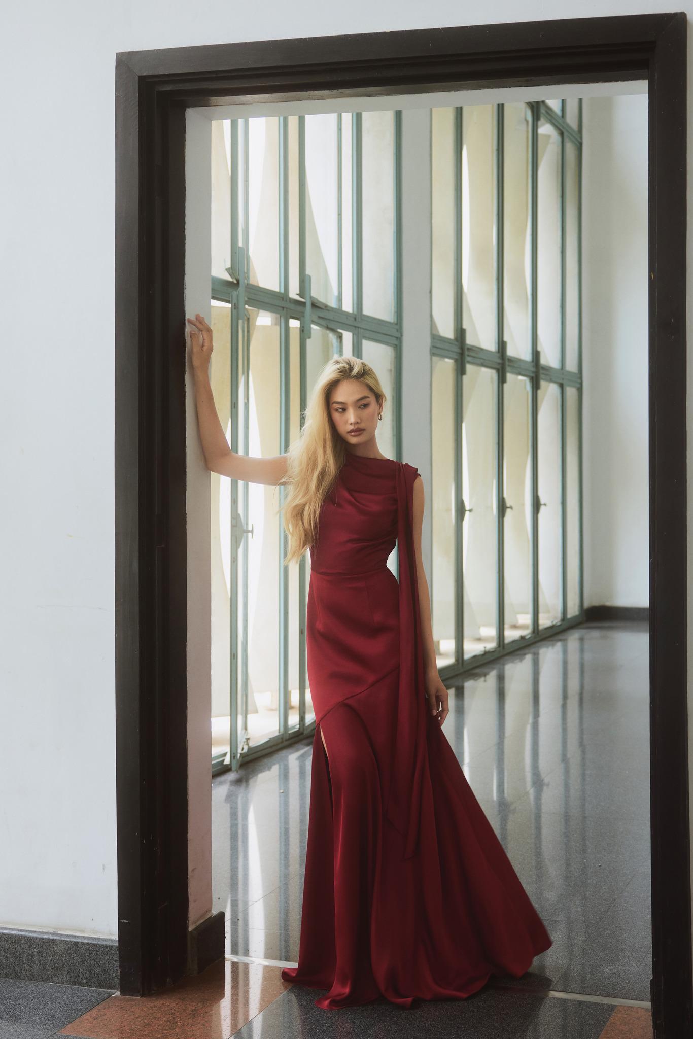 Elegant Satin Mermaid Asymmetric Neck Draped Sash Open Back Evening Dress