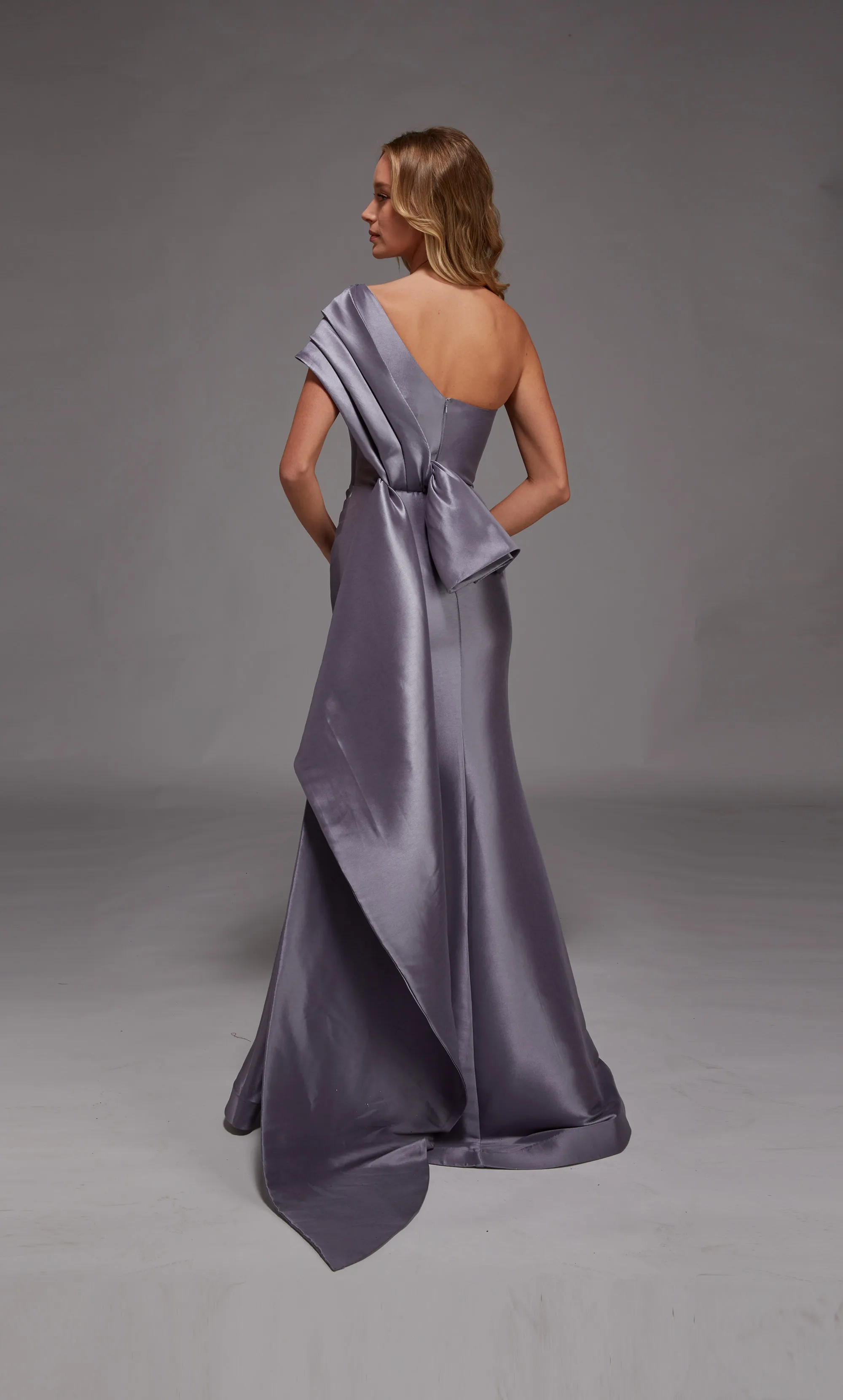 Elegant Satin Mermaid One-Shoulder Draped Sleeve Bow Back Floor-Length Mother of the Bride Dresses