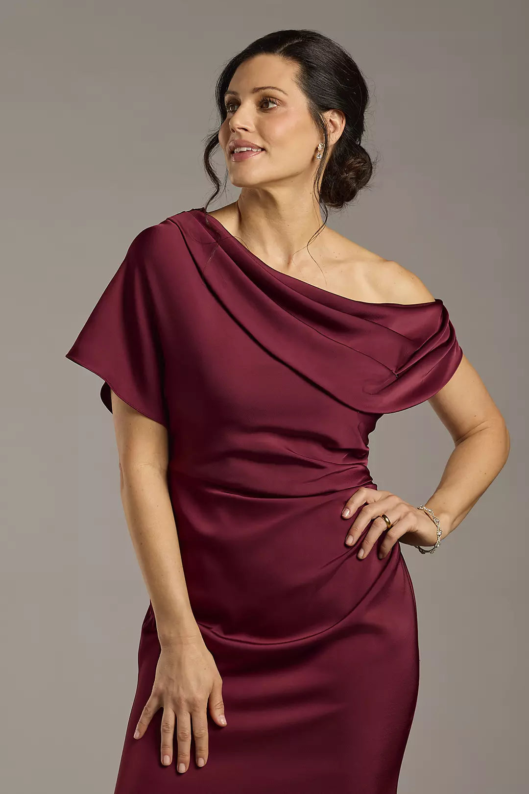 Elegant Satin Mermaid Trumpet Asymmetrical One-Shoulder Draped Short Sleeves Zipper Back Floor-Length Maxi Formal Mother of the Bride Dresses