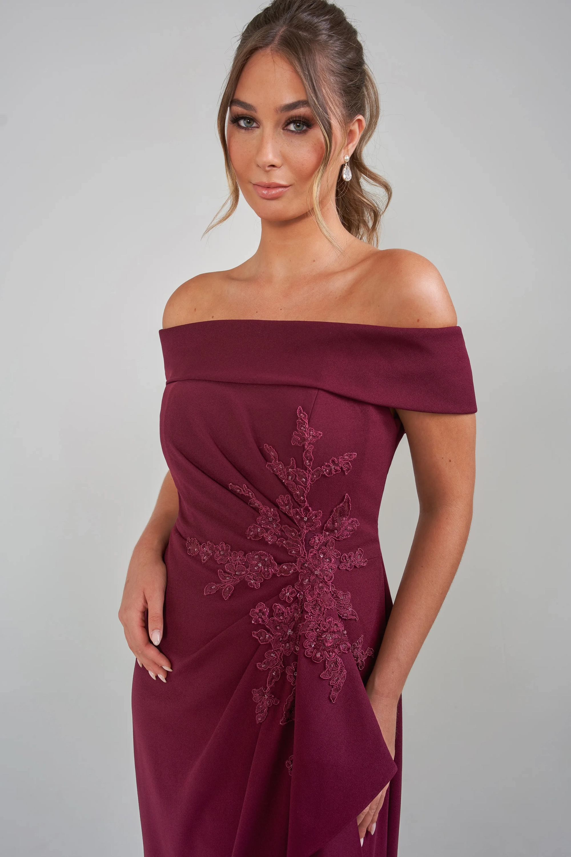 Elegant Sheath Off-the-Shoulder Straight-Back Floor-Length Mother of the Bride Dress