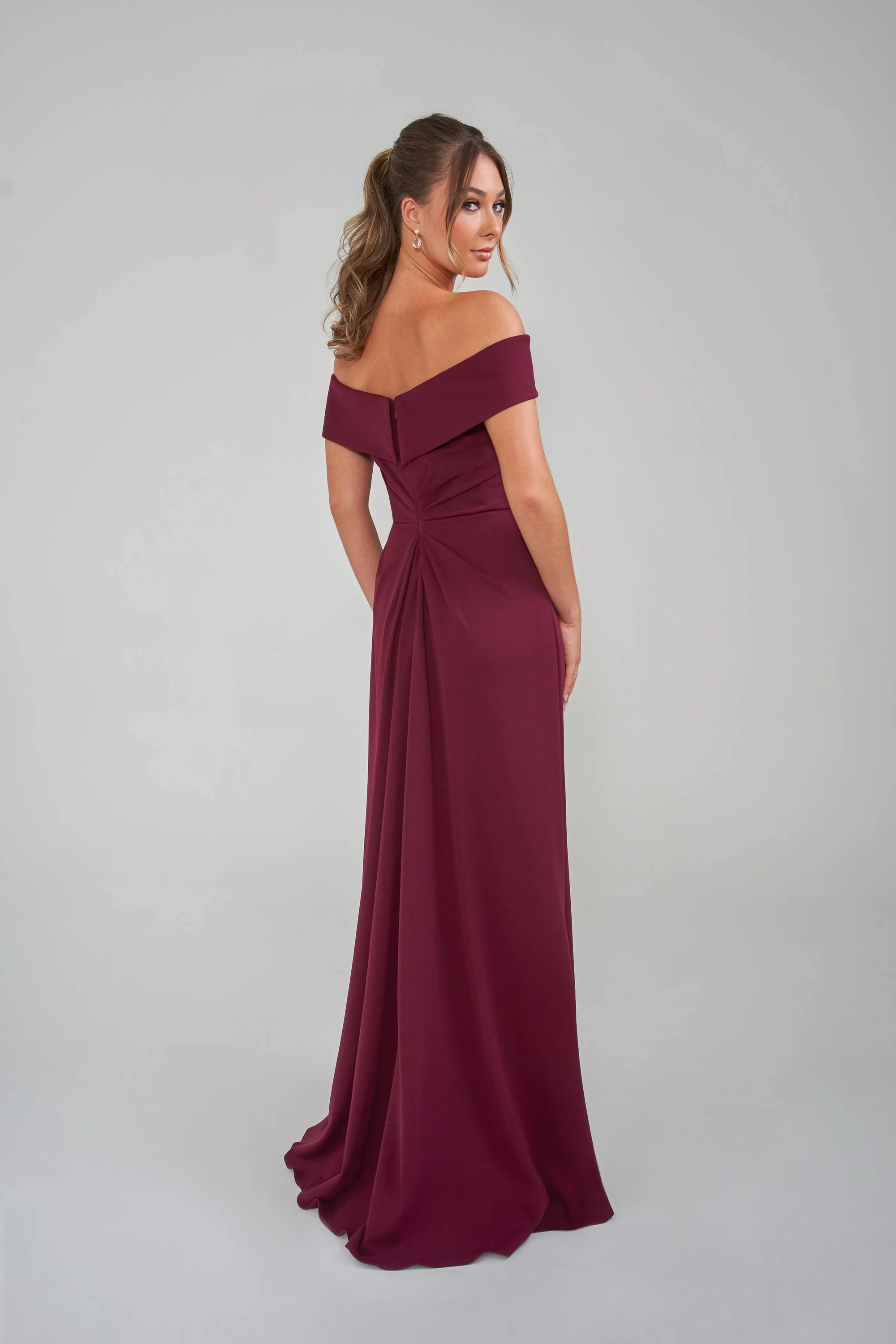 Elegant Sheath Off-the-Shoulder Straight-Back Floor-Length Mother of the Bride Dress