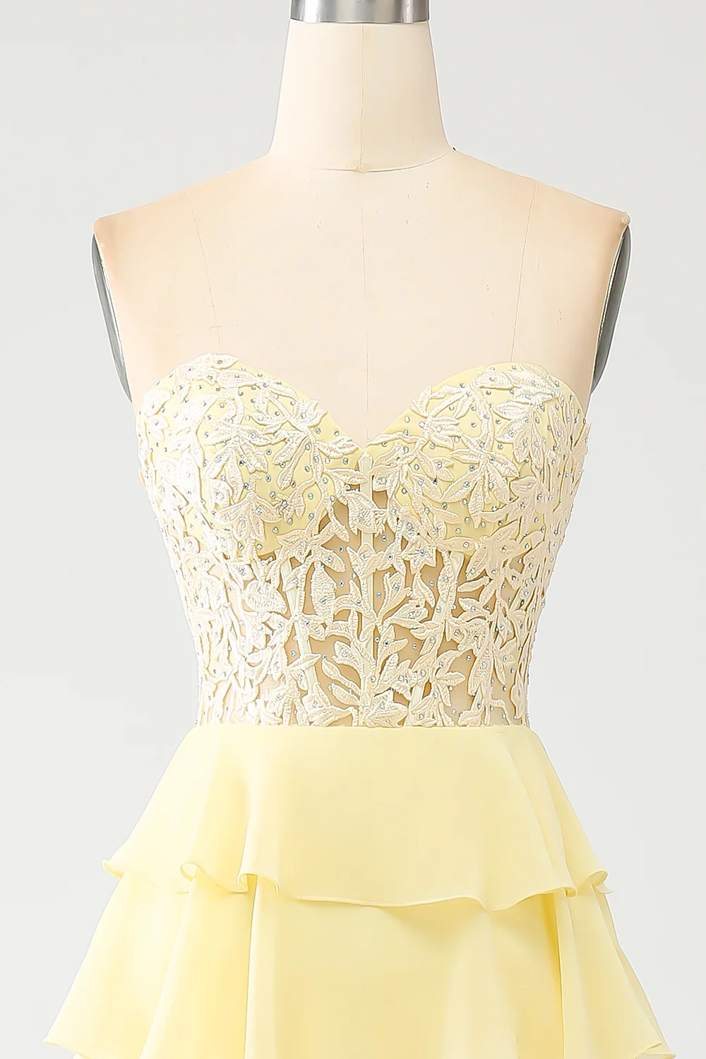 Elegant Sweetheart Neckline Lace Bodice Tiered Chiffon Evening Dress with Lace-Up Back