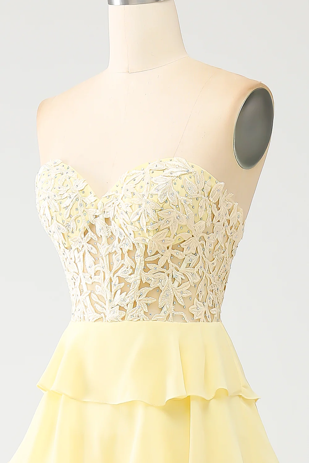 Elegant Sweetheart Neckline Lace Bodice Tiered Chiffon Evening Dress with Lace-Up Back