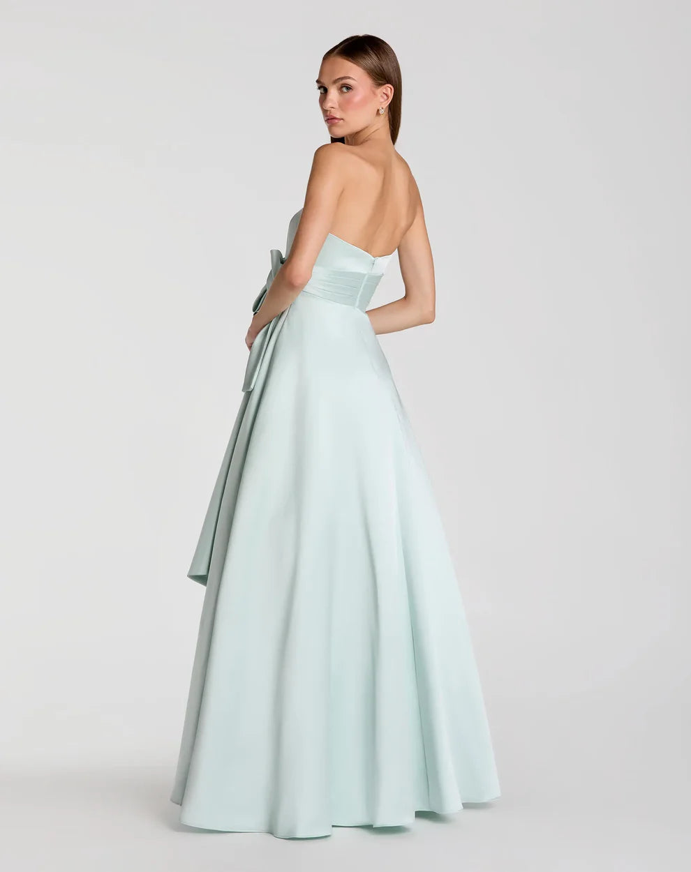 Elegant Voluminous Ball Gown Strapless Satin Oversized Bow Maxi Evening Dress