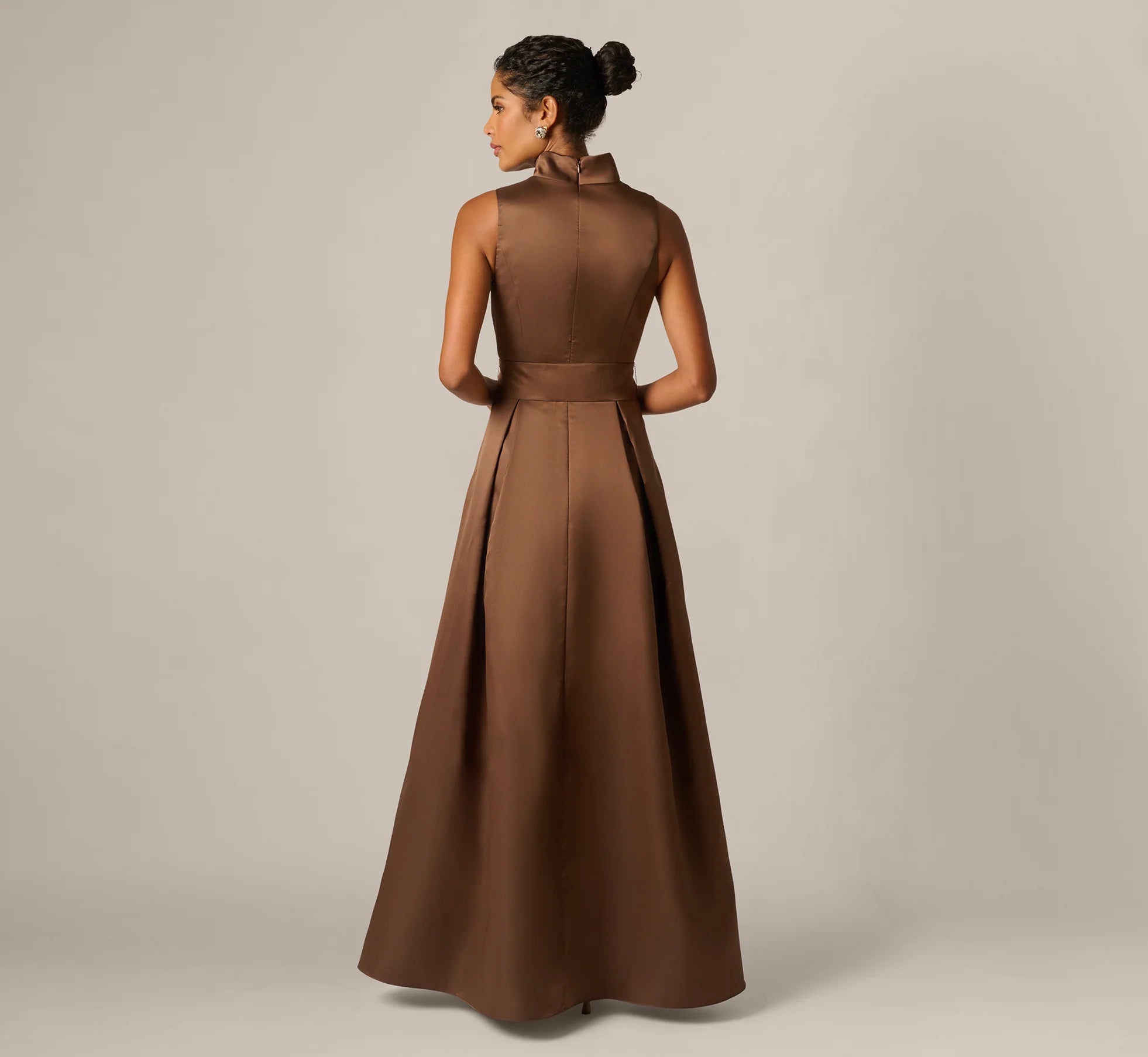 Elegant A-Line V-Neck Sleeveless High-Back Floor-Length Satin Mother of the Bride Dresses with Bow Belt and Pockets