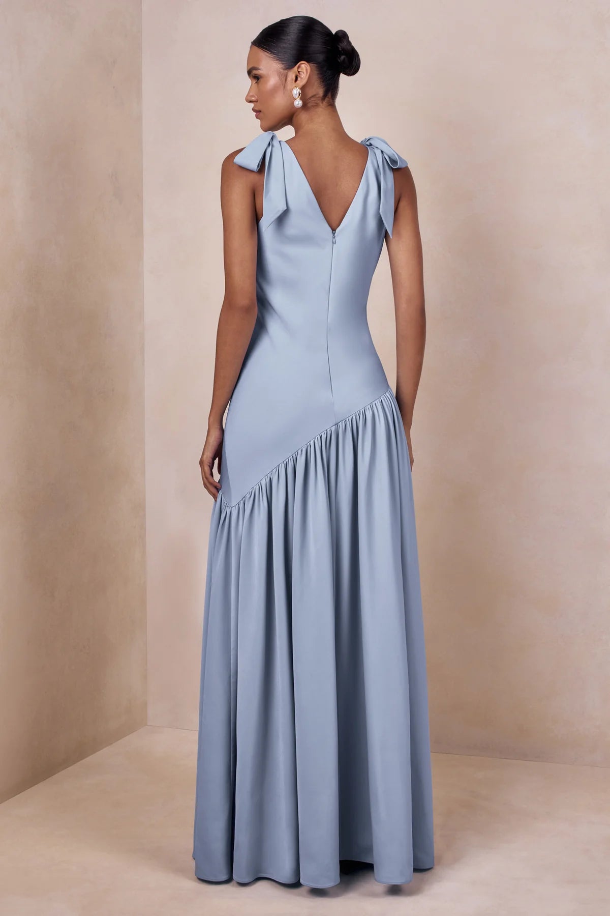 Elegant Flowy A-Line Plunge V-Neck Sleeveless Shoulder Tie V-Back Maxi Bridesmaid Dresses