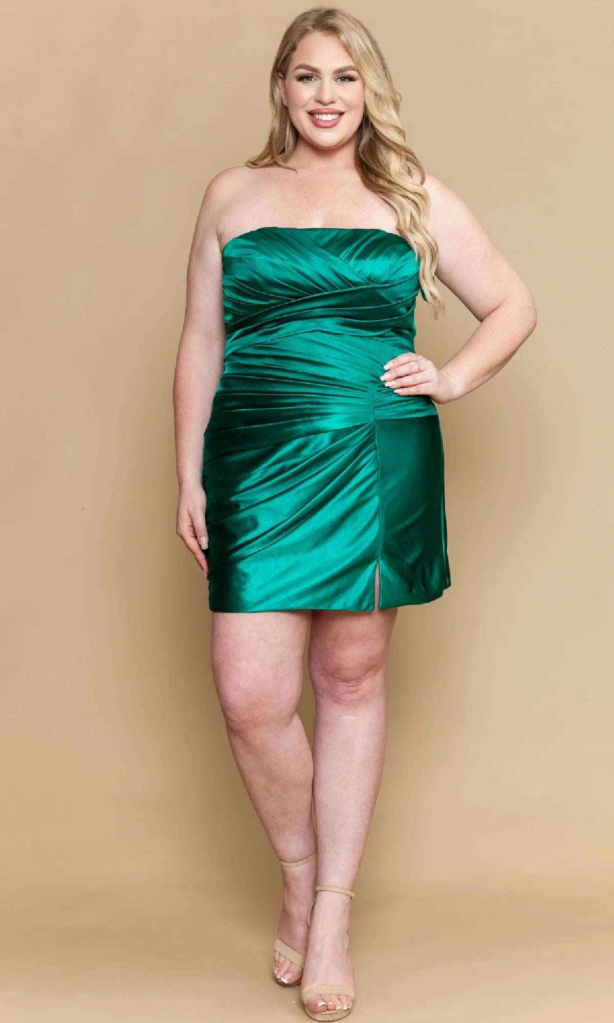 Elegant Plus Size Shimmering Sheath Strapless Sleeveless Lace-Up Back Short Homecoming Dresses