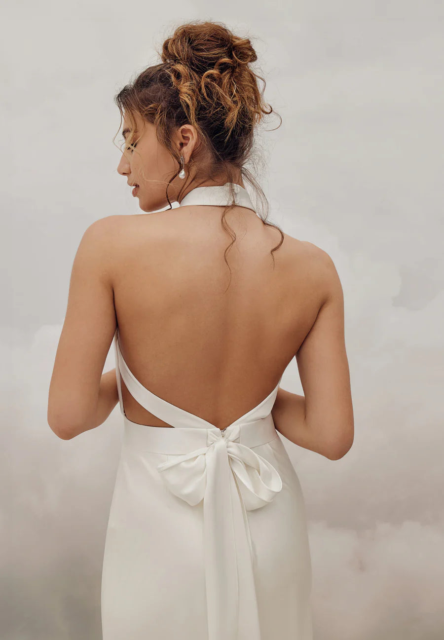 Elegant Sheath Halter High Neck Sleeveless Open Back Bow Tie Floor-Length Wedding Dresses