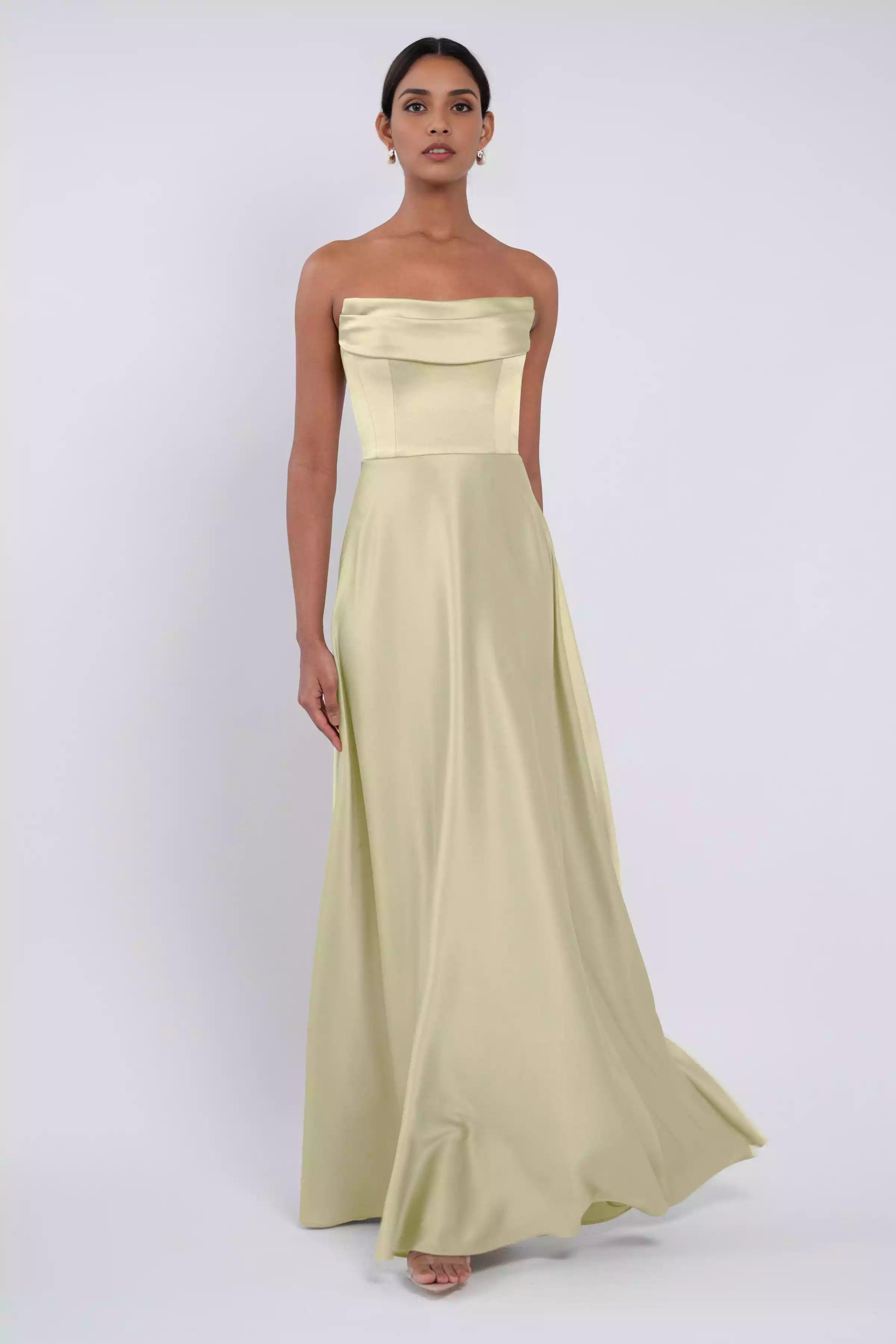 Elegant and luxurious satin strapless round neck hanging tight corset with natural waist seam and mid zip back Prom Dresses