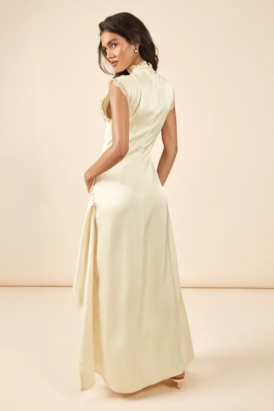 Elegant sheath silhouette high-neck lace-trim cap-sleeve side-slit floor-length evening dress