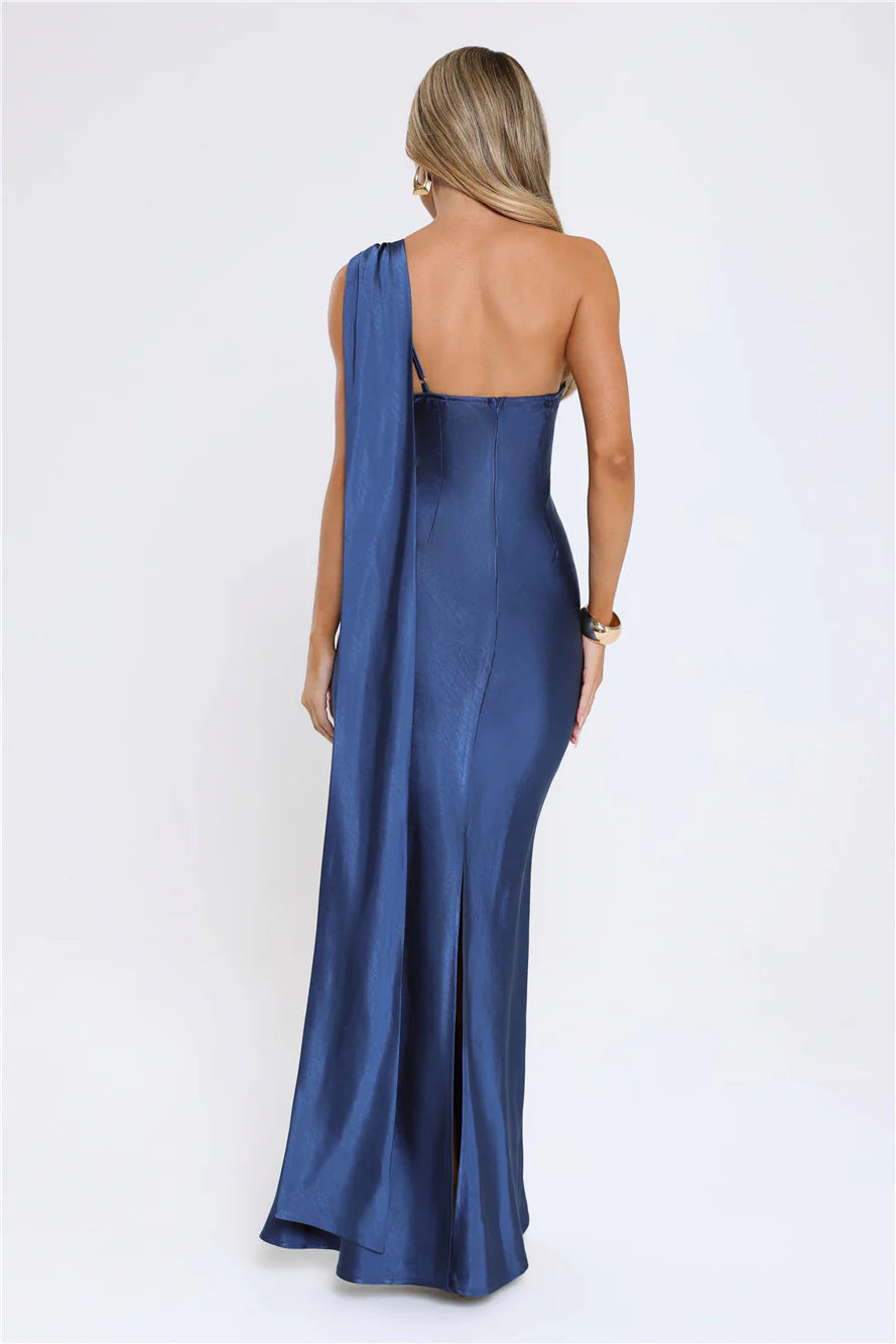 Form-Fitting Mermaid One-Shoulder Floor-Length Evening Dress