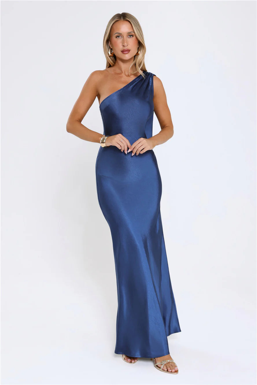 Form-Fitting Mermaid One-Shoulder Floor-Length Evening Dress