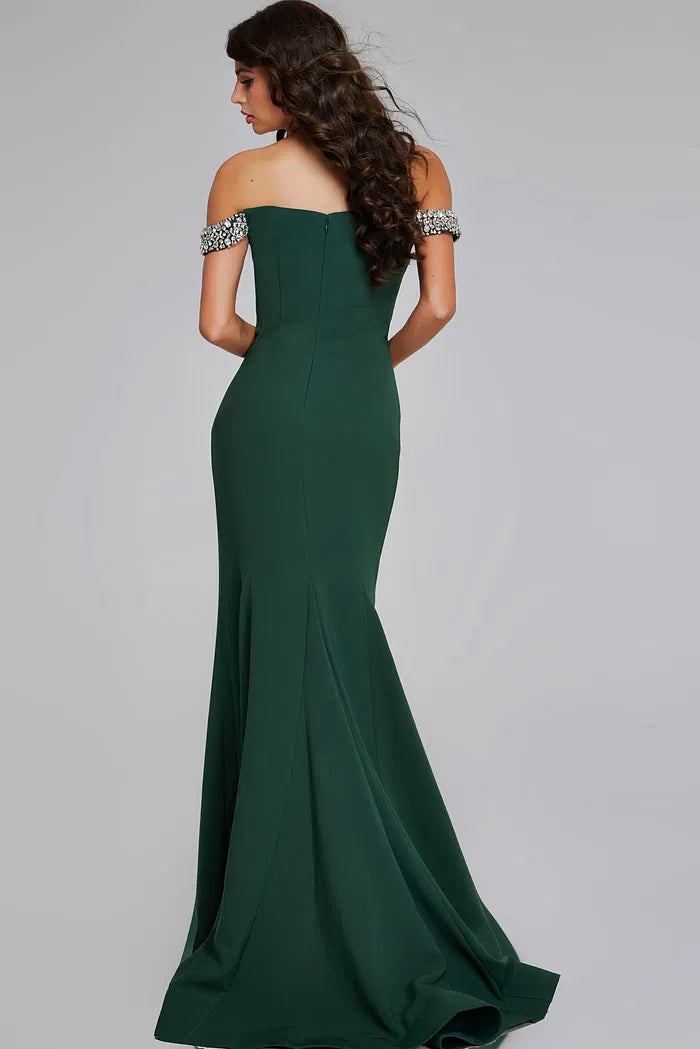 Glamorous Emerald Green Evening Dress with Off-the-Shoulder Beaded Neckline, Mermaid Silhouette and Ruched Waist Detail