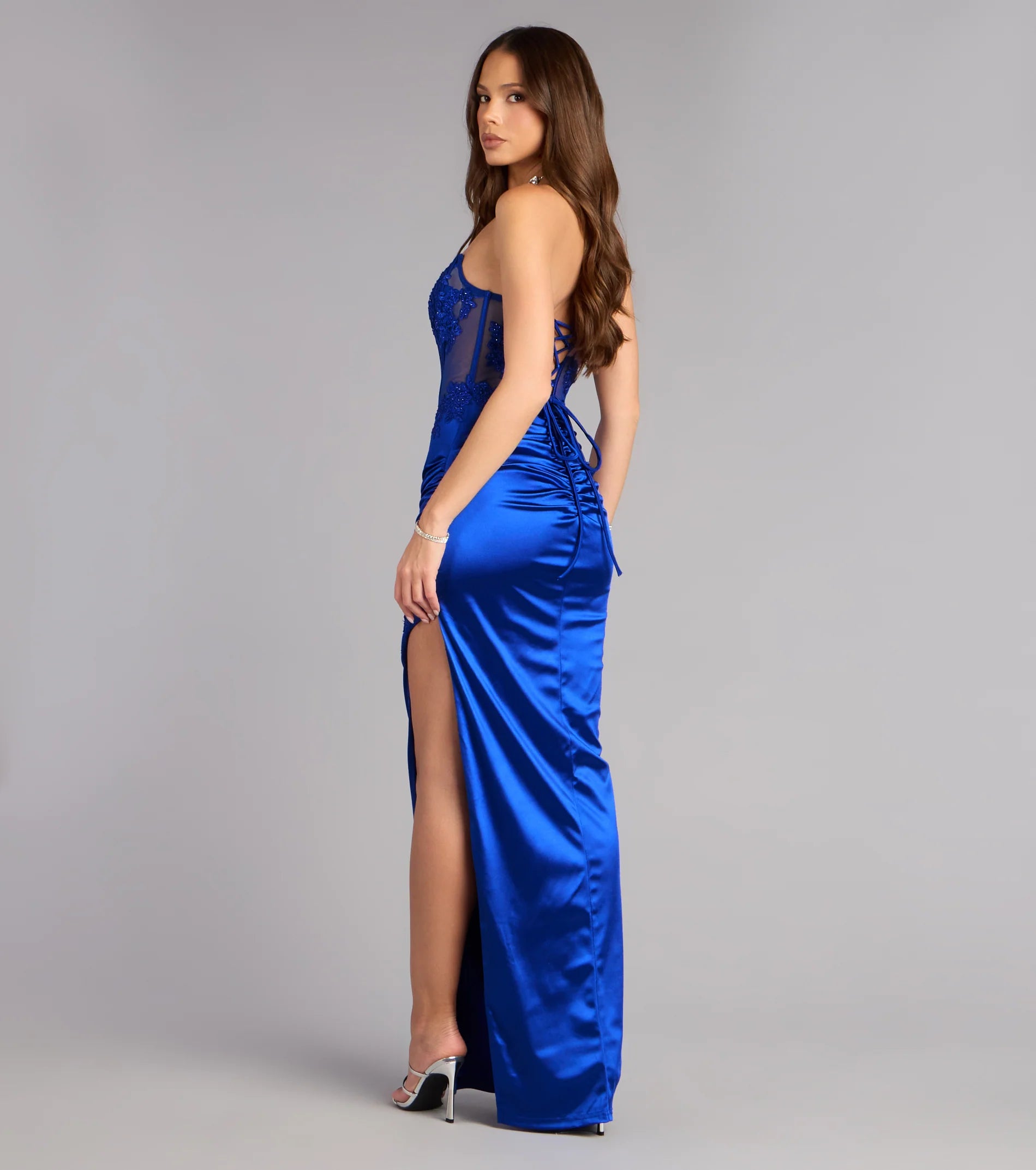 Glamorous Fitted Mermaid Sweetheart Neck Strapless Lace-Up Back Lace Applique Prom Dresses