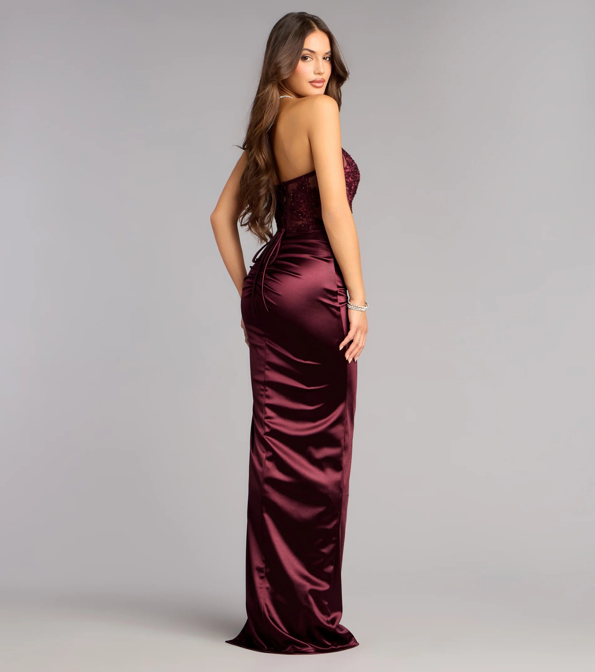 Glamorous Fitted Mermaid Sweetheart Neck Strapless Lace-Up Back Lace Applique Prom Dresses