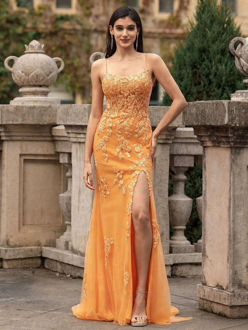 Glamorous Mermaid Scoop Neck Spaghetti Strap Lace Up Floor Length Evening Dress