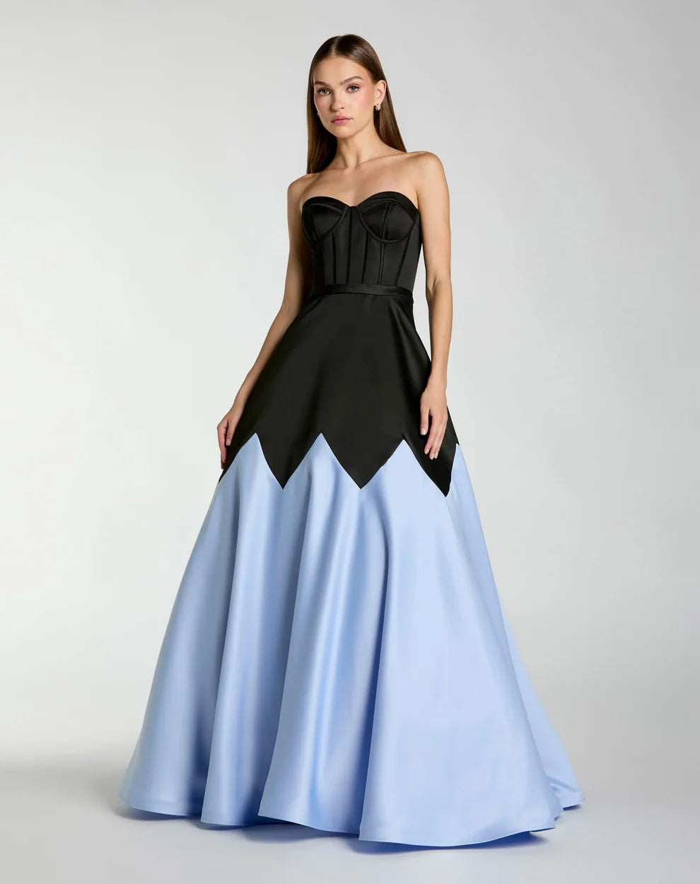 Glamorous Voluminous Ball Gown Strapless Sweetheart Sleeveless Open Back Maxi Formal Evening Dress