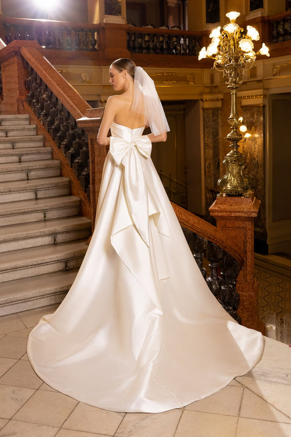 Glamorous Chic Sexy Satin A-Line Strapless Sleeveless Bow Back Floor-Length Wedding Dresses