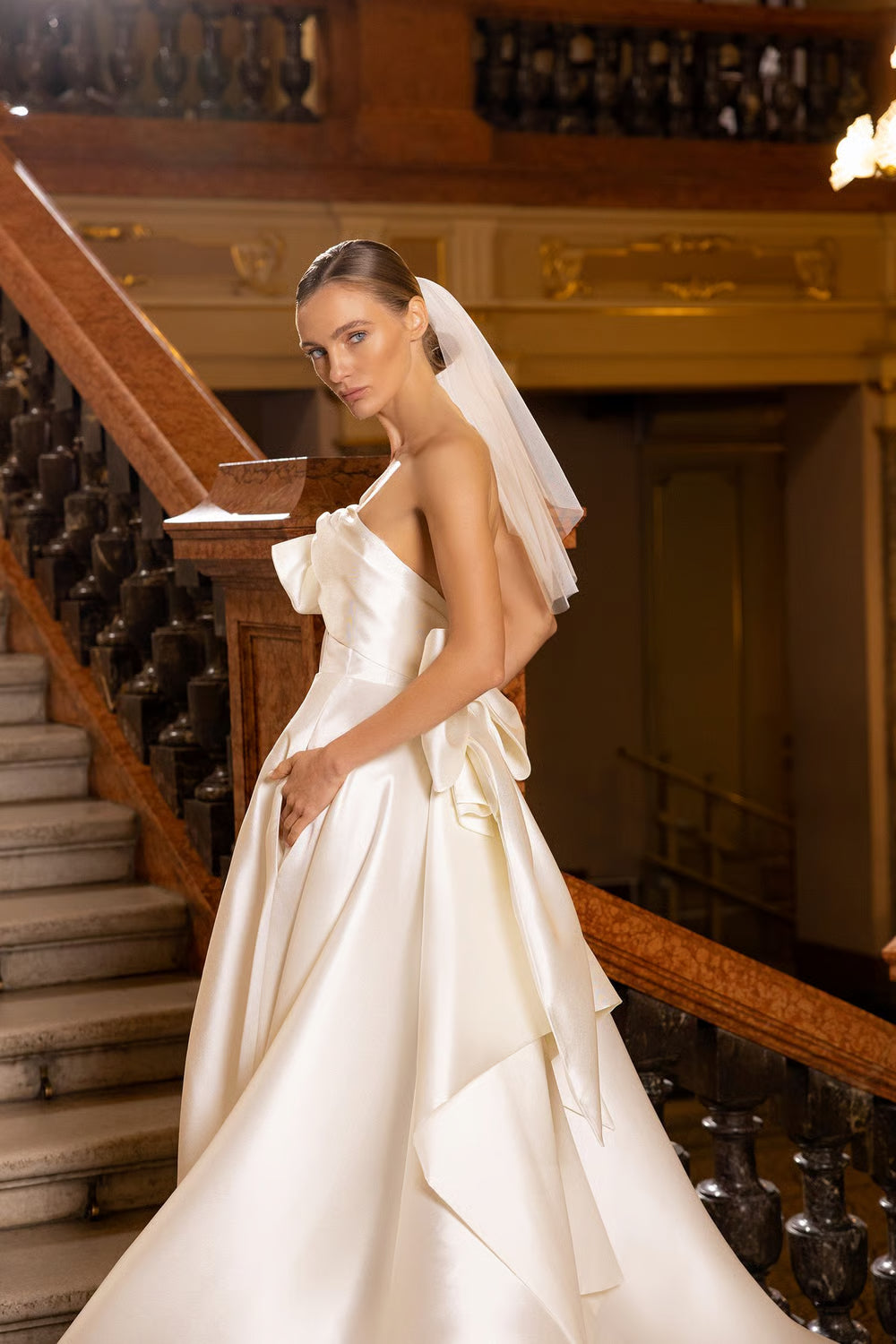 Glamorous Chic Sexy Satin A-Line Strapless Sleeveless Bow Back Floor-Length Wedding Dresses
