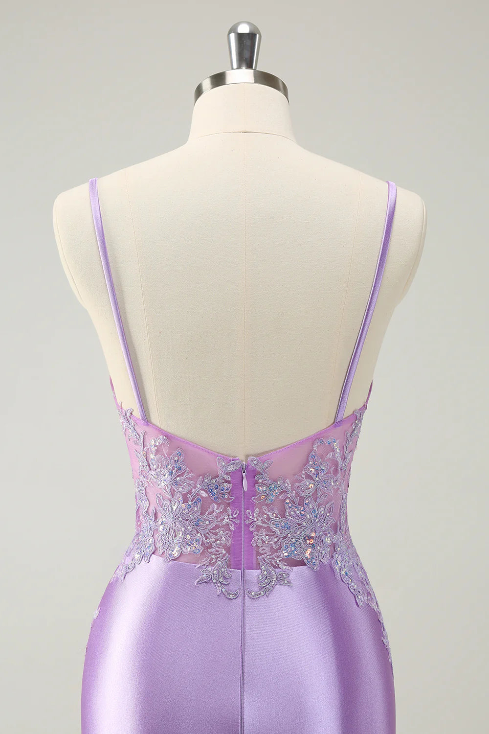Gorgeous Lilac Bodycon Spaghetti Straps Short Homecoming Dress with Sequins