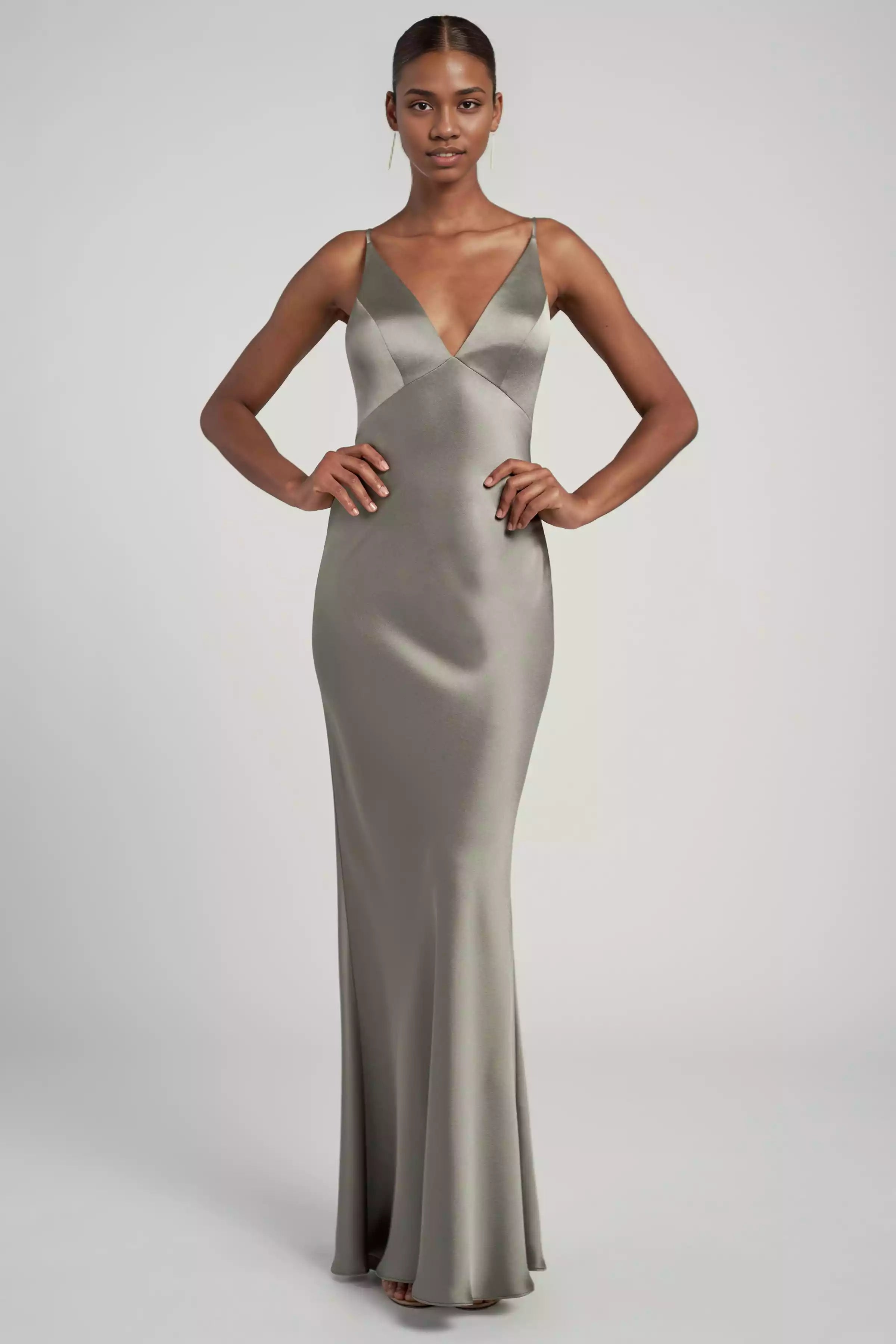 Gorgeous luxury satin V-neck slim shoulder strap corset without lining, slanted cut back, mid zip Prom Dresses