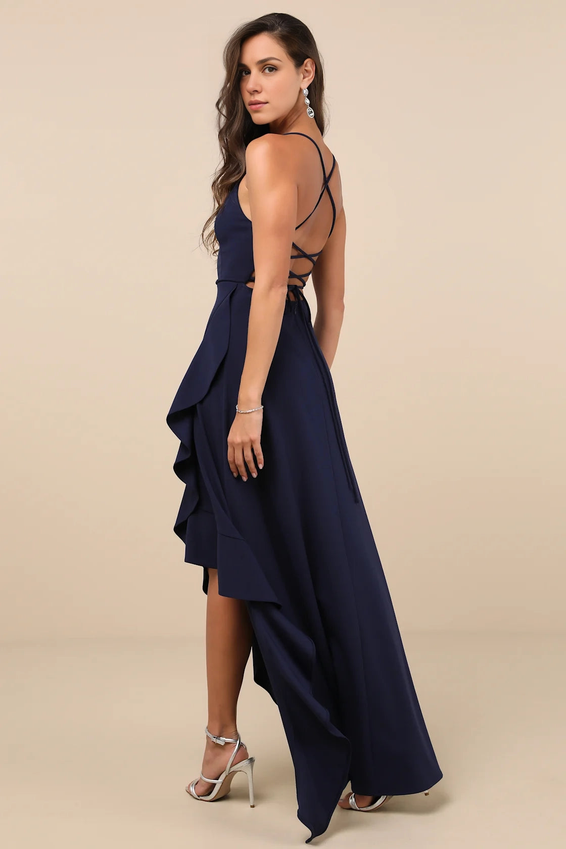 LANQI's charming crepe woven sleeveless tight corset V-neck slim shoulder straps with ruffled edges Homecoming Dresses