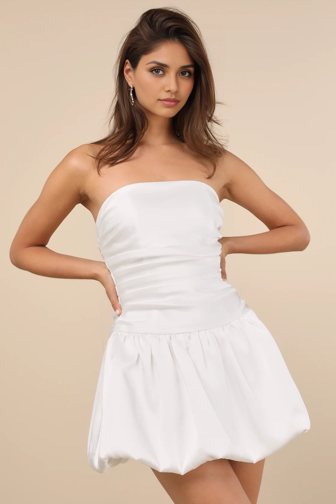 LANQI's chic pleated woven satin strapless low waist fashionable bubble hem Homecoming Dresses