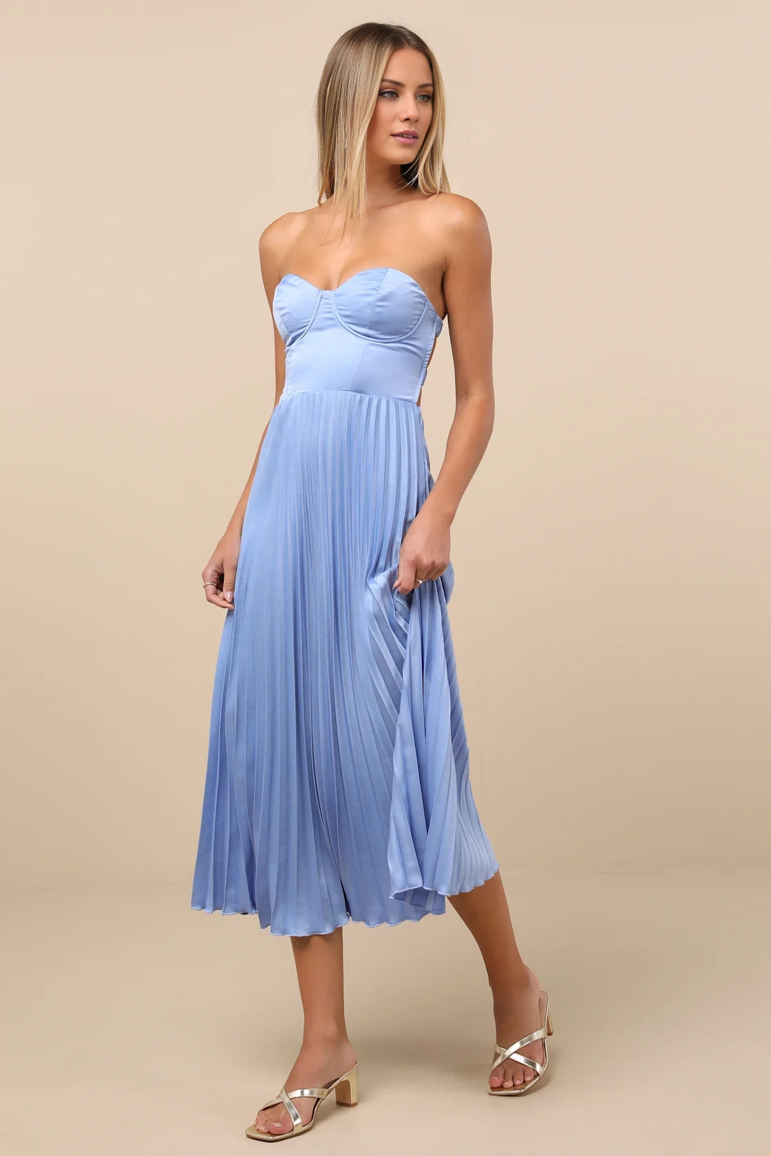 LANQI's elegant A-line pleated skirt without shoulder straps, tight corset with elastic shoulder straps, fashionable and elegant Homecoming Dresses