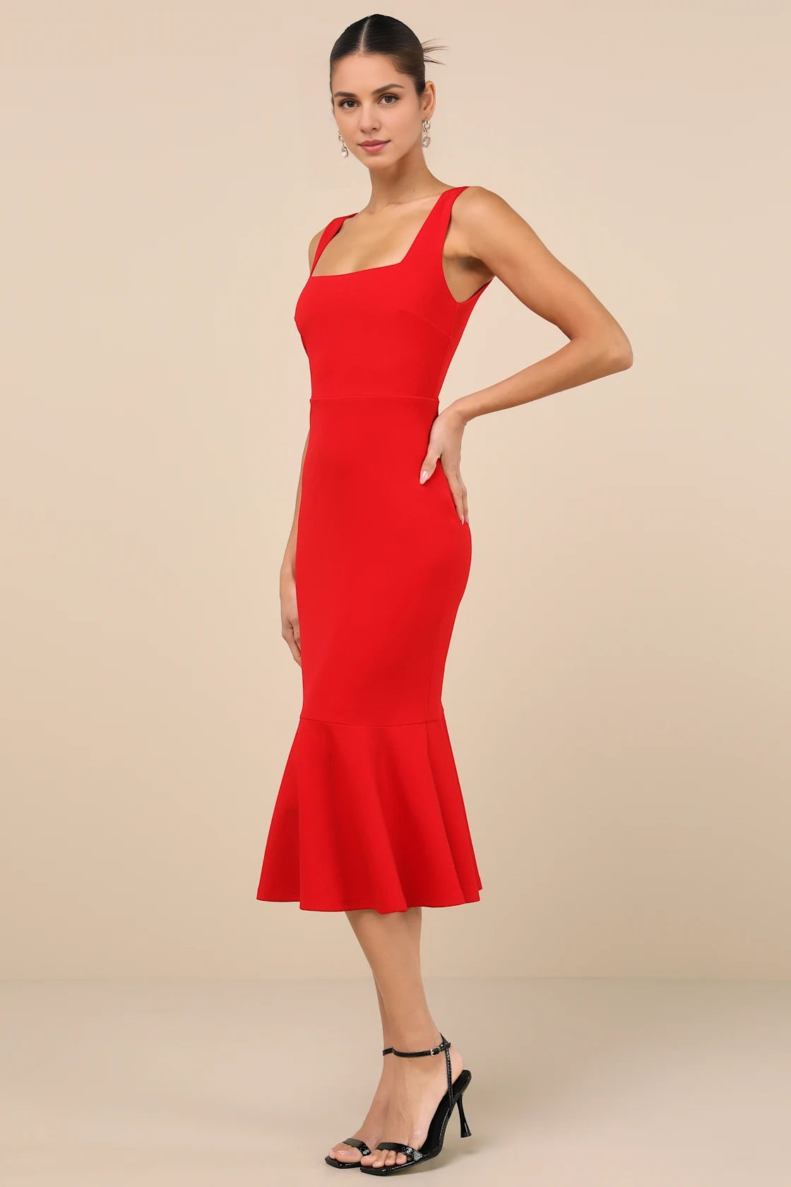 LANQI's elegant deep V-pleated tight corset with stretch technology and crepe knit square neck Homecoming Dresses