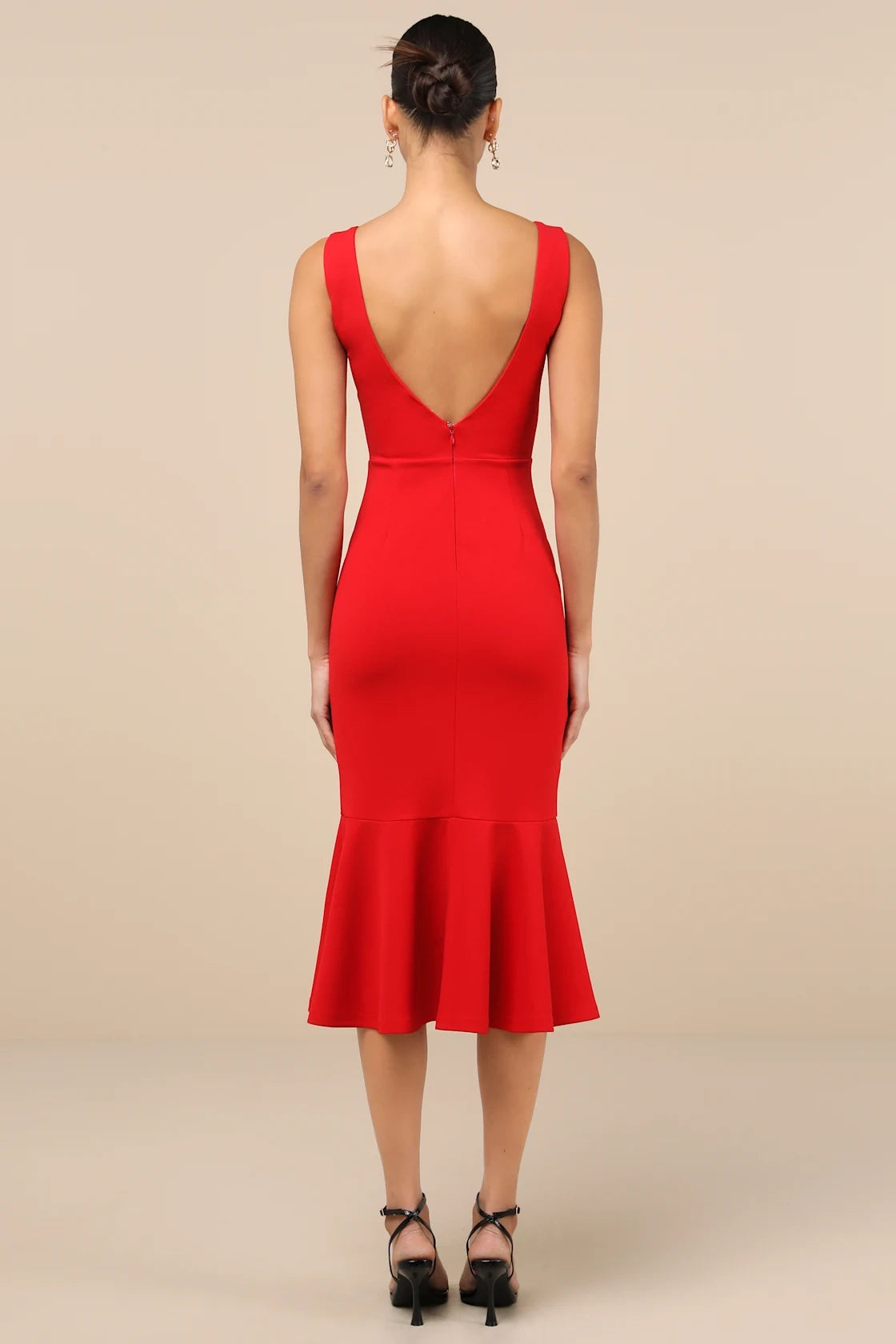 LANQI's elegant deep V-pleated tight corset with stretch technology and crepe knit square neck Homecoming Dresses