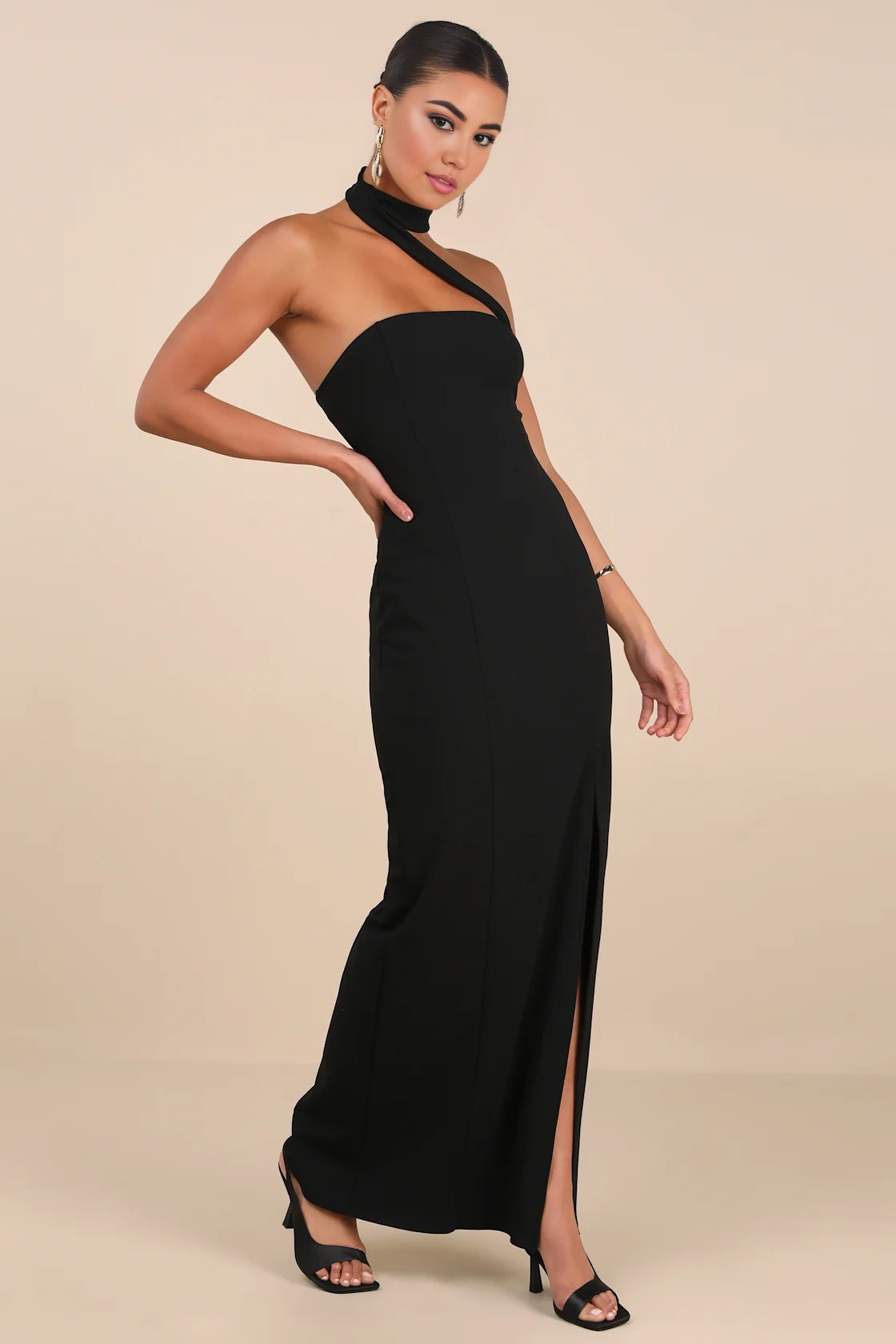 LANQI's sexy and charming crepe woven body with a graceful skirt and flowing side slits Homecoming Dresses