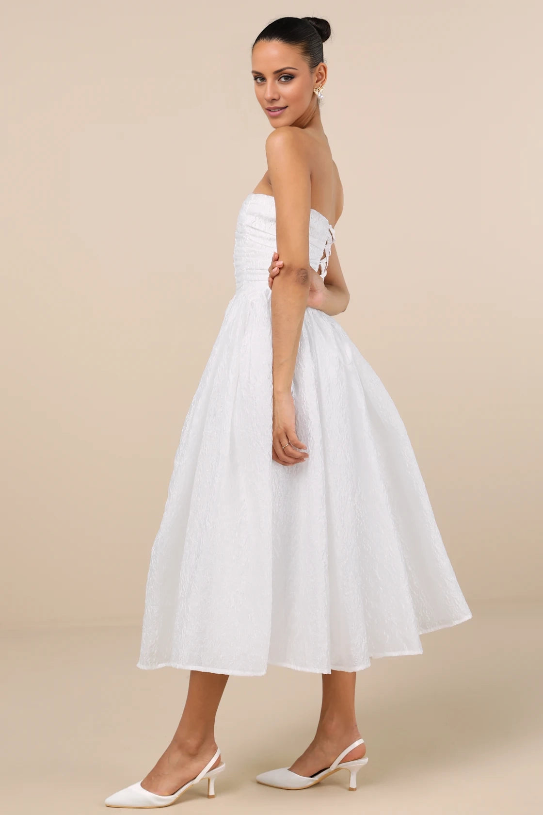 LANQI's stunning off shoulder silhouette slim fitting corset A-line skirt Homecoming Dresses