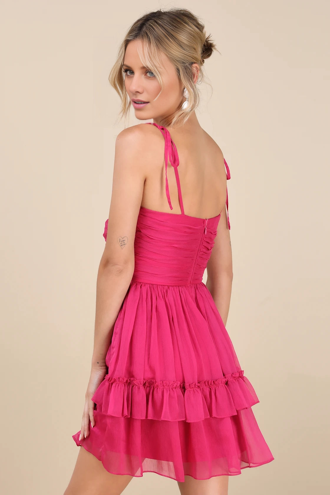 LANQI's vibrant chiffon pleated chicken heart collar with ruffled edges and adjustable shoulder straps Homecoming Dresses