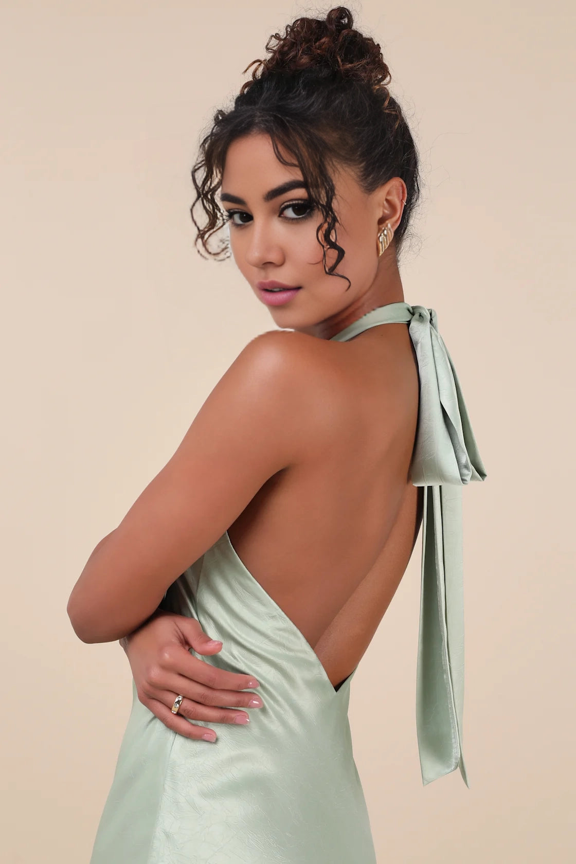 LANQI elegant satin backless hanging neck mid length Homecoming Dresses