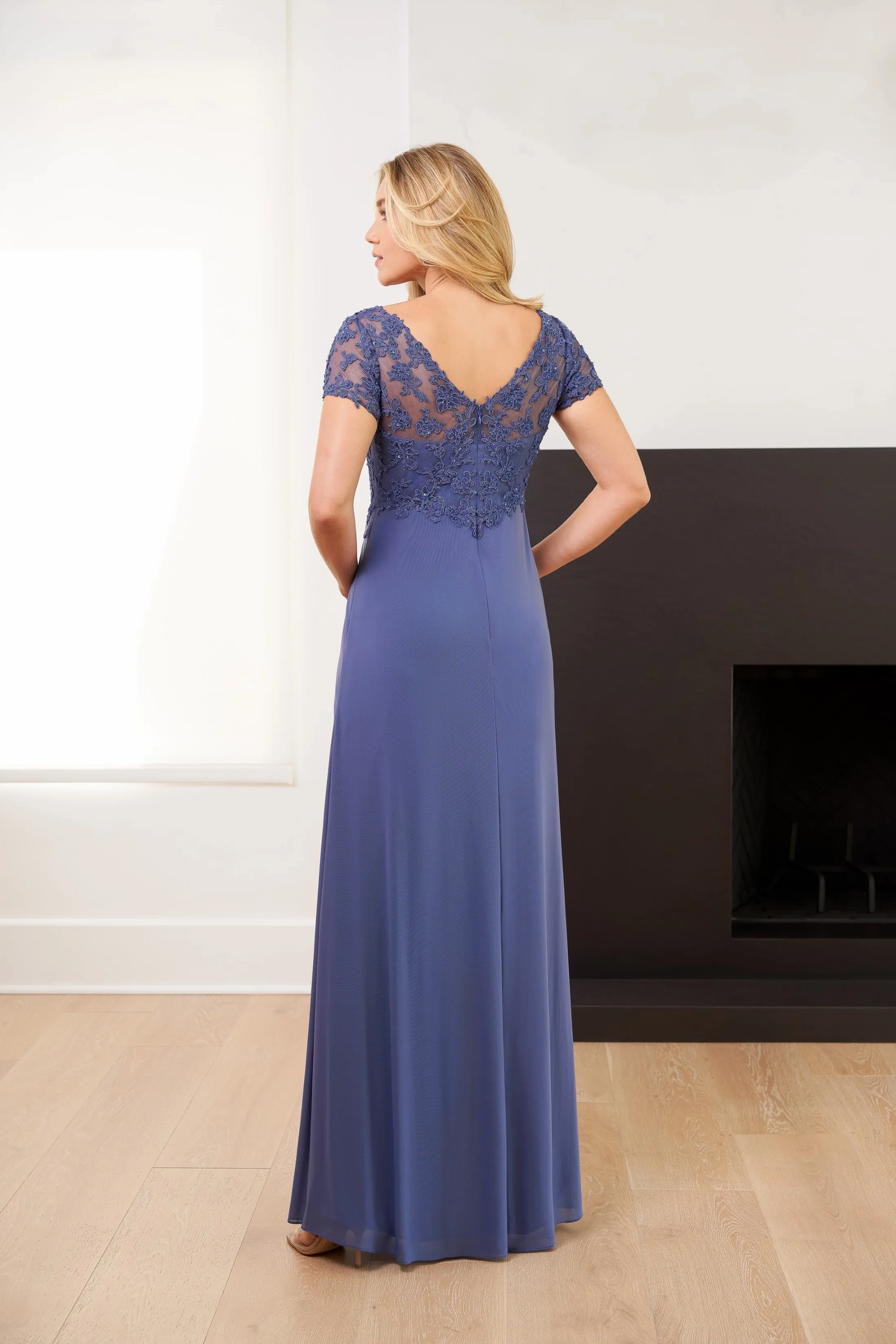 Lace Bodice Chiffon A-Line V-Neck Short Sleeve Floor Length Mother of the Bride Dress
