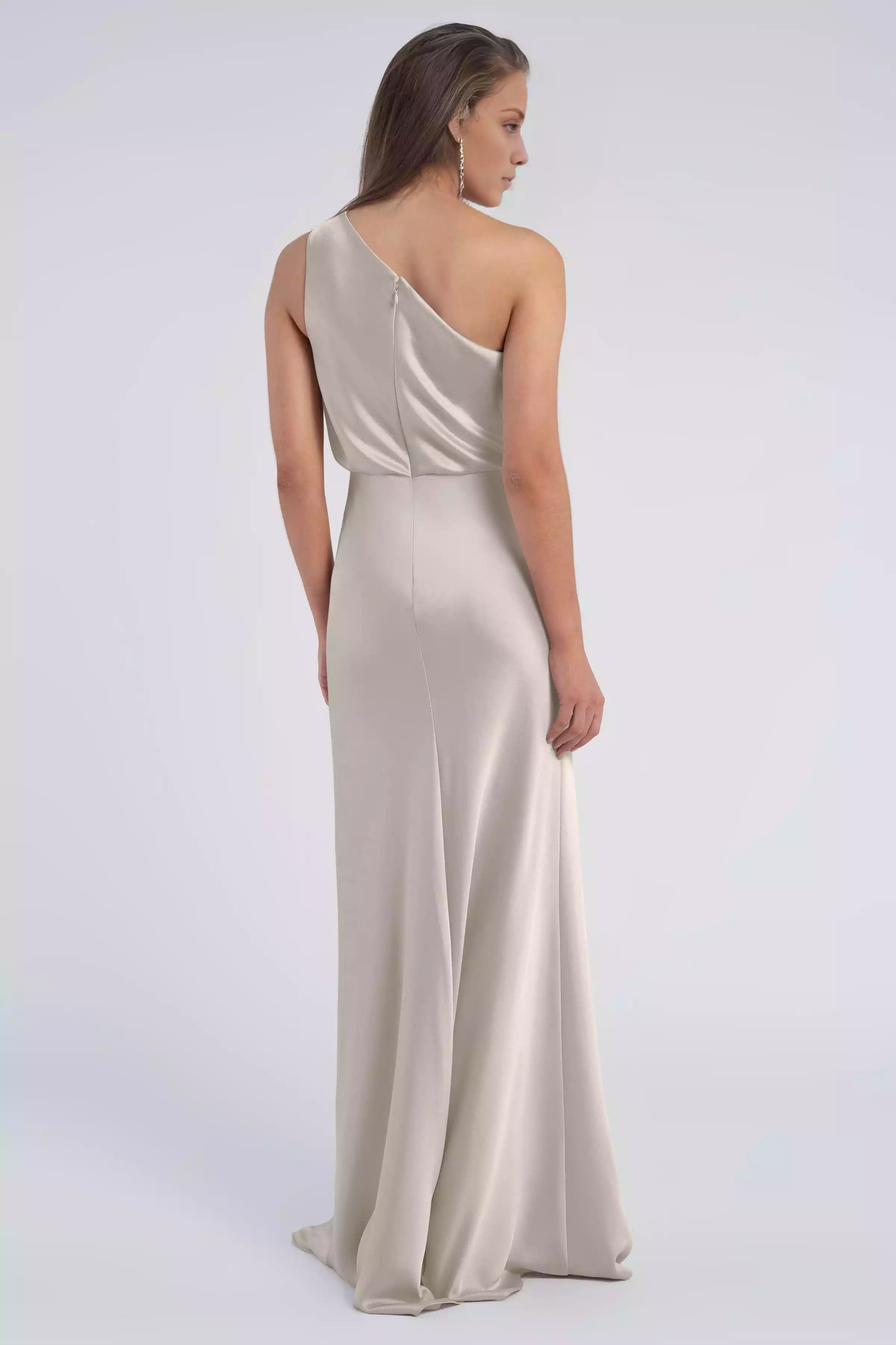 Luxurious satin single shoulder collar with pleated details, slim fit and waist cinching, tight cut skirt, Bridesmaid Dresses