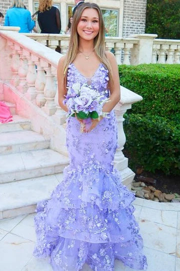 Stunning V-Neck Spaghetti Straps Appliques Mermaid Prom Dress