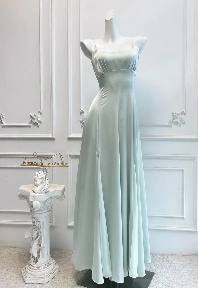 Minimalist Satin A-Line Square Neck Spaghetti Strap Evening Dress