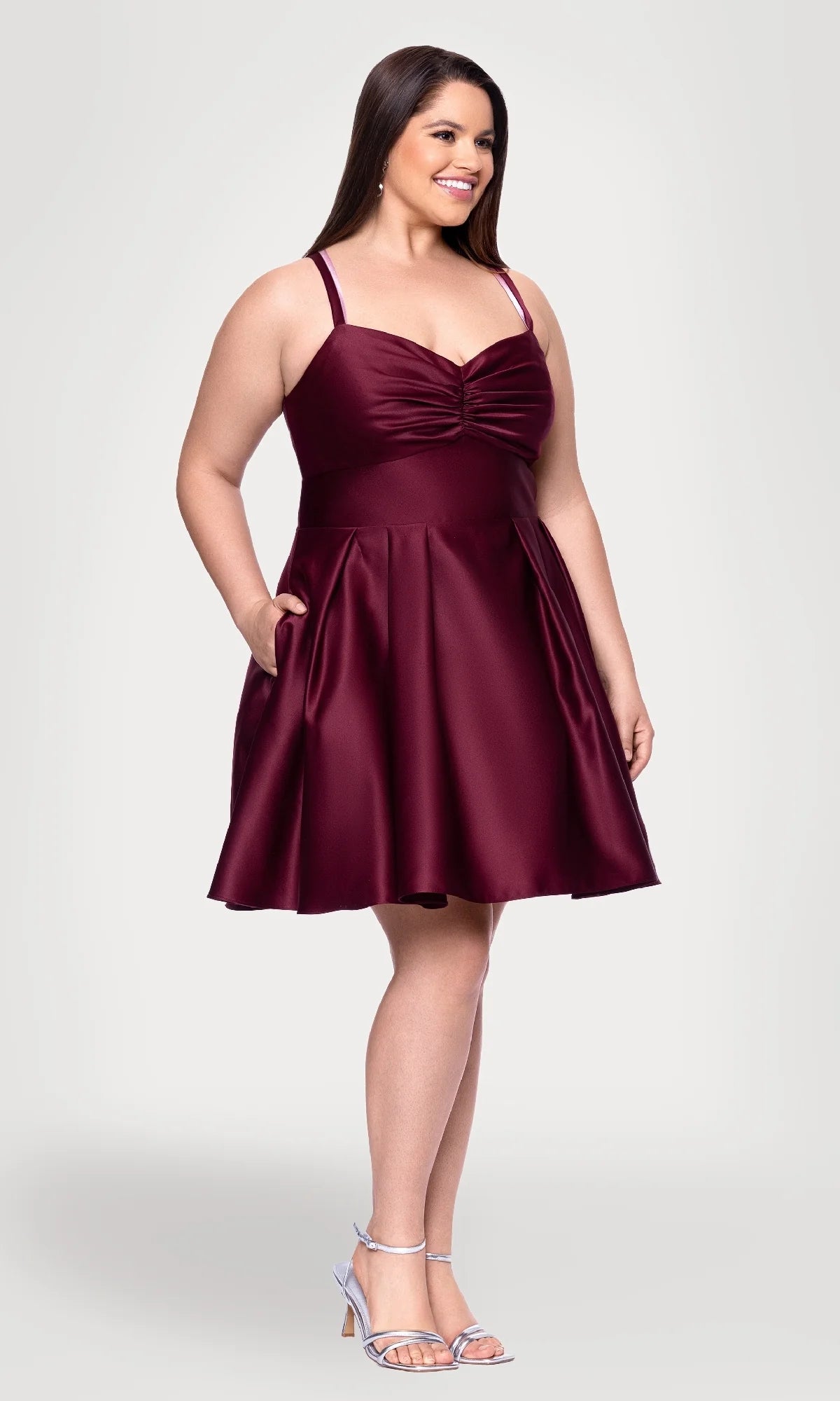 Plus Size A-Line Mini Homecoming Dress Spaghetti Straps Ruched Sweetheart Lace-Up Back Pockets Satin