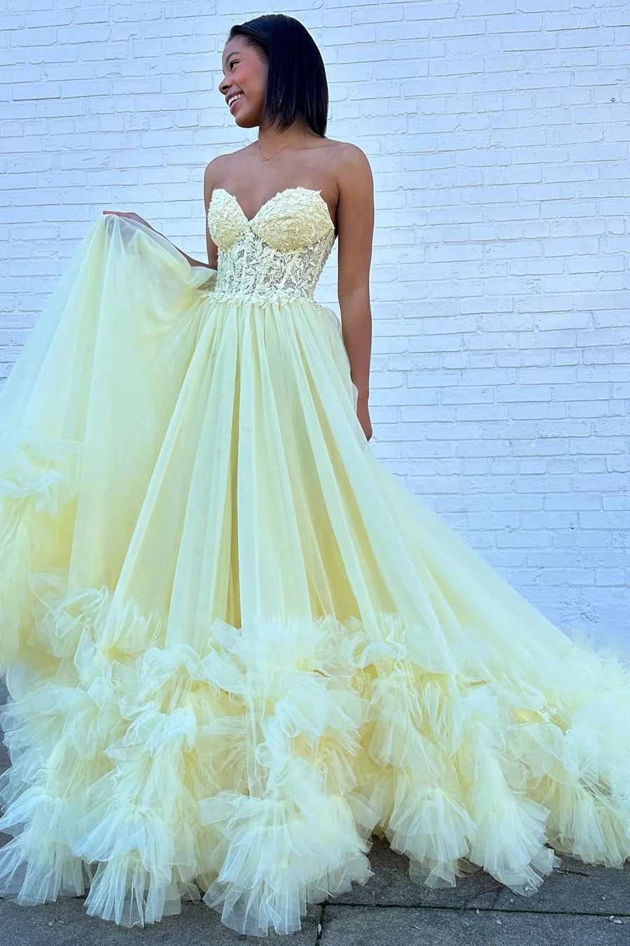 Yellow Tulle Appliques Sweetheart Ruffle Long Prom Dress