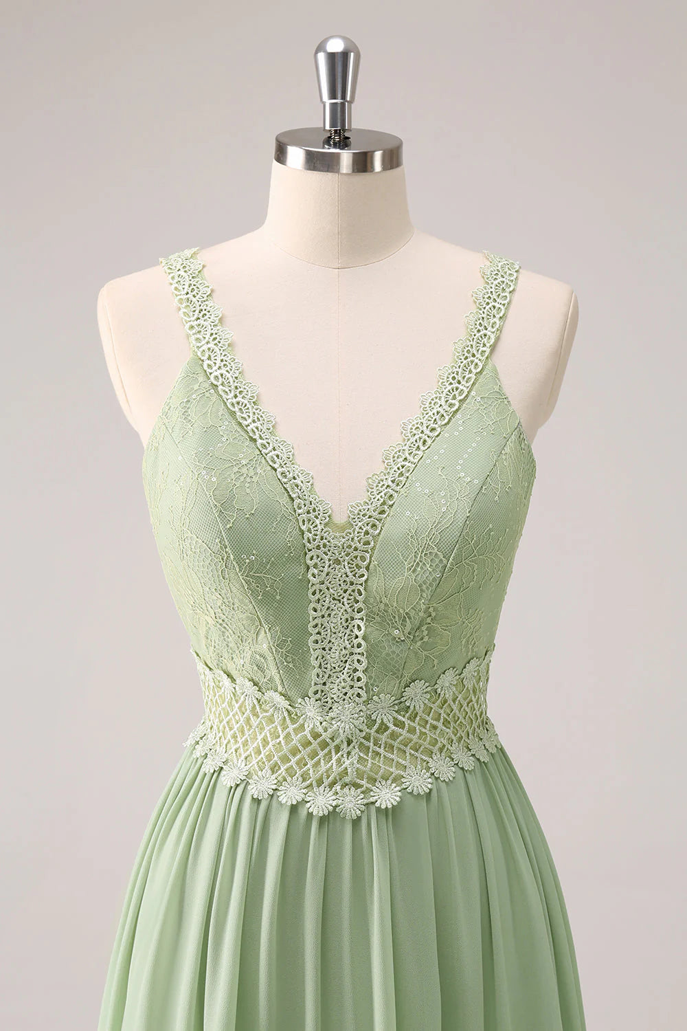 Romantic Boho Fitted A-Line Spaghetti Strap Sleeveless Back Zipper Floor-Length Lace Ruffled Evening Dresses
