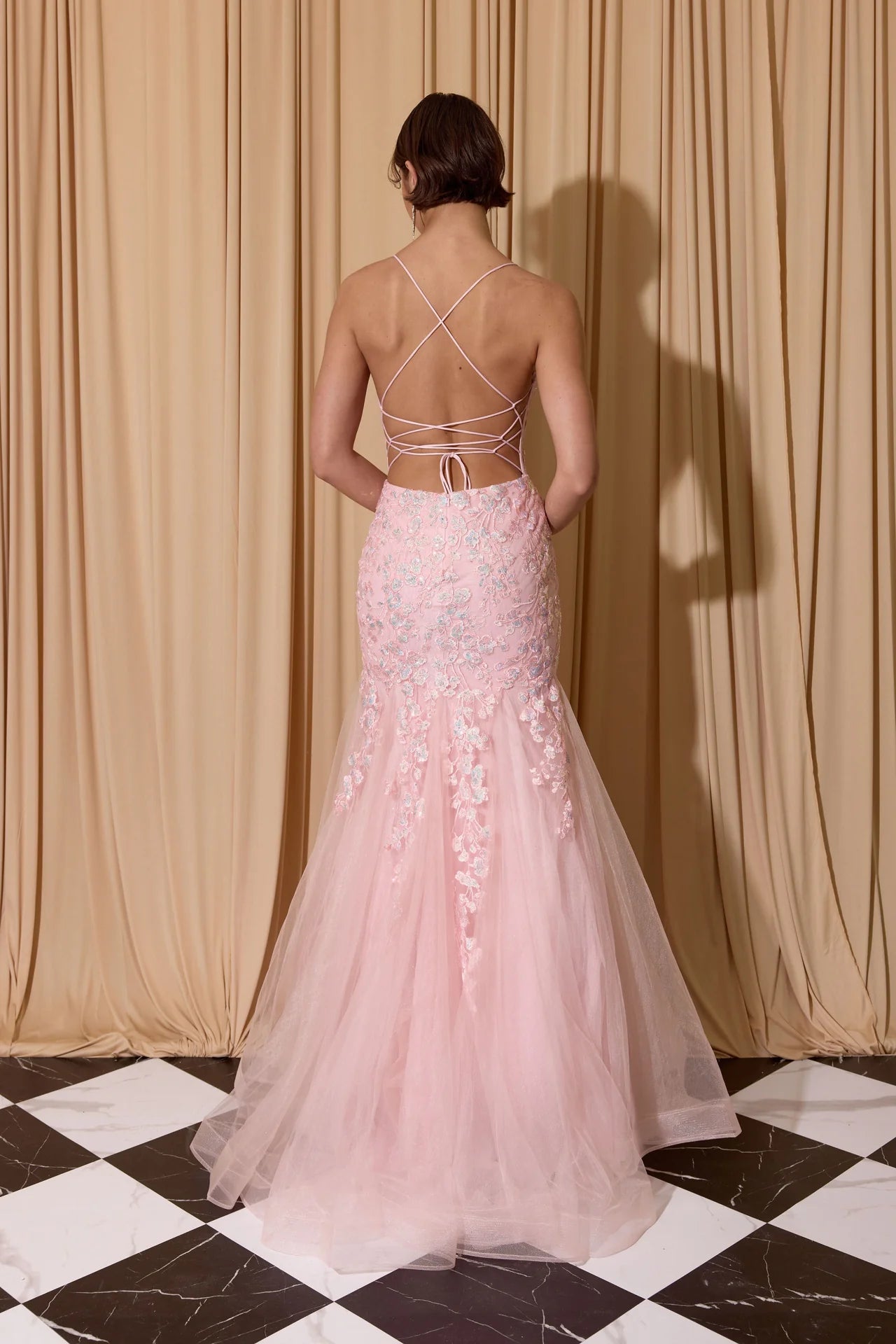 Romantic Mermaid V-Neck Spaghetti-Straps Lace-Up Floor-Length Tulle Prom Dress