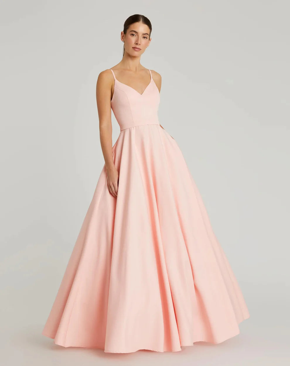 Romantic Voluminous Ball Gown V-Neck Spaghetti Strap Open Back Maxi Formal Evening Dress
