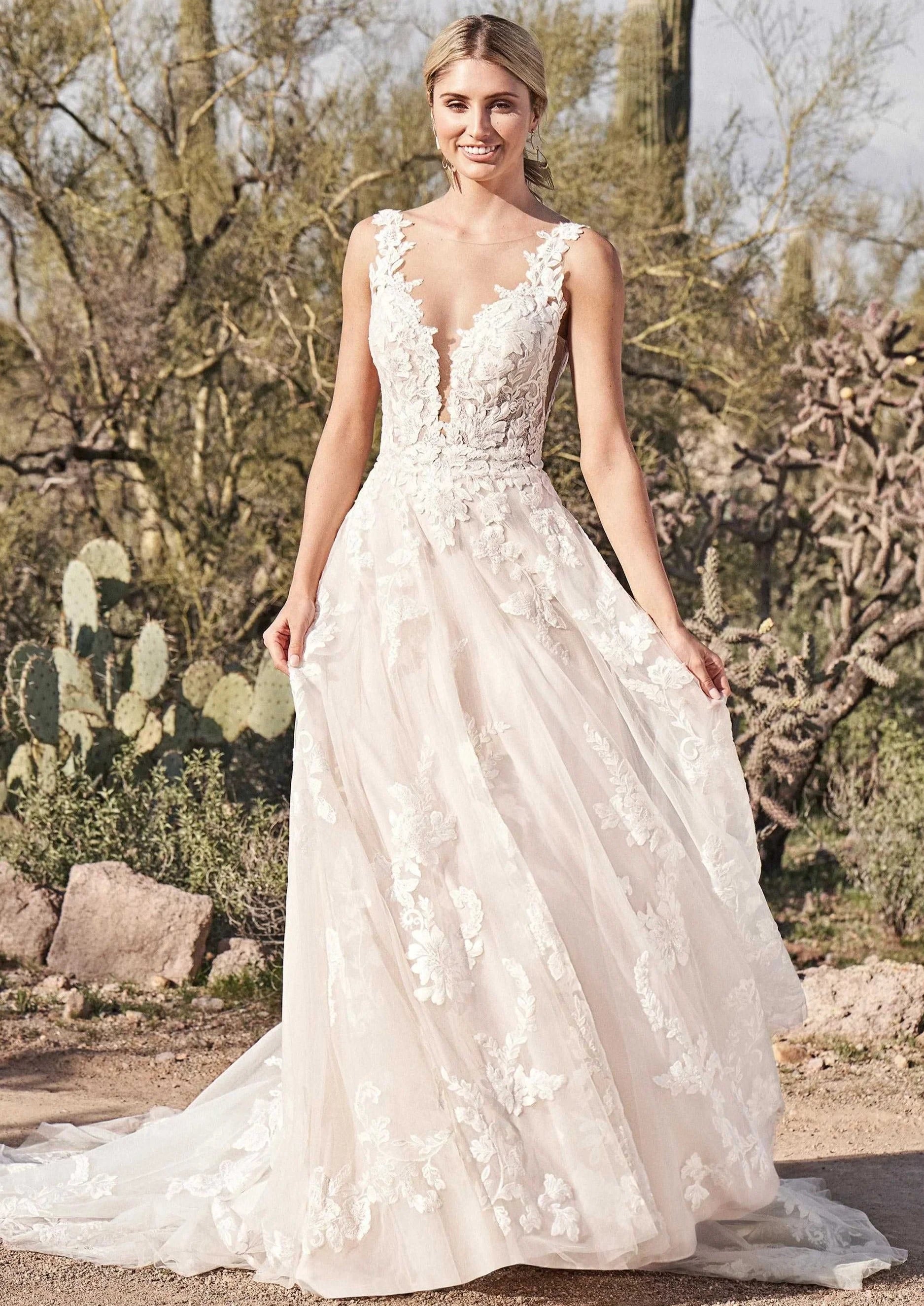 Romantic Boho Lace Tulle A-Line Plunging V-Neck Sleeveless Open Back Floor-Length Wedding Dresses